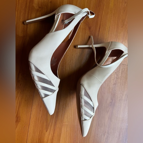 ASOS DESIGN Wide Fit Poster cut out high heeled pumps in white US 8 /UK 6 /EU 39 - Picture 6 of 10